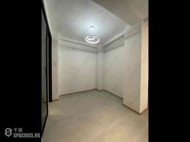 Sai Ying Pun - 1E, High Street 10