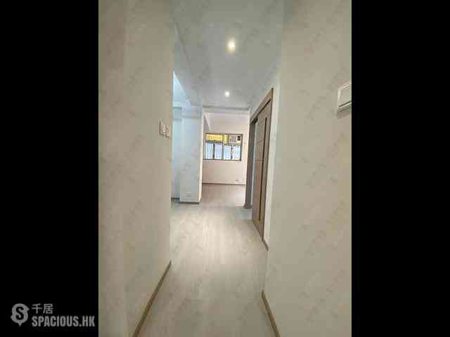Sai Ying Pun - 1E, High Street 11