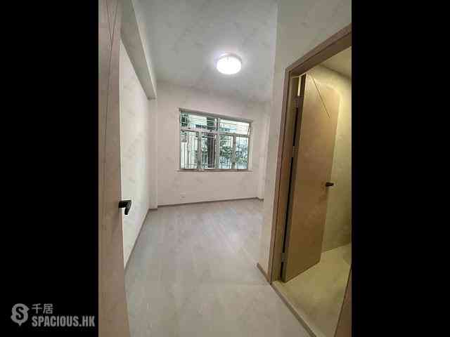 Sai Ying Pun - 1E, High Street 13