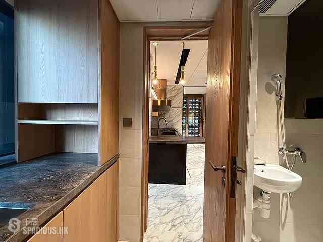 Mid Levels West - The Legacy Phase 2 Tower 1 13