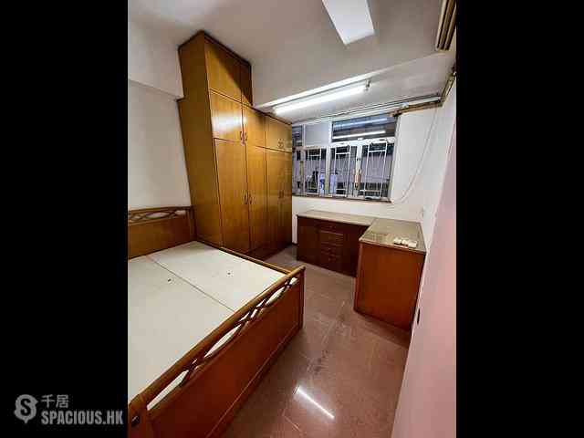 Wan Chai - Tak Fung House 04
