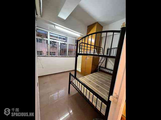 Wan Chai - Tak Fung House 06