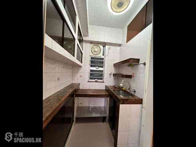 Wan Chai - Tak Fung House 07