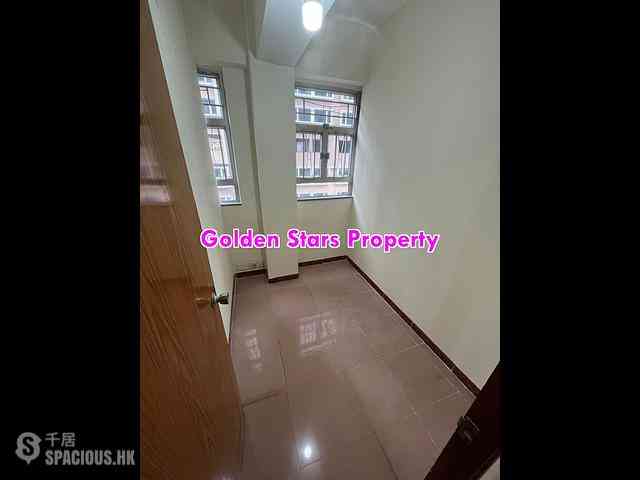 Sai Ying Pun - Good Times Building 05