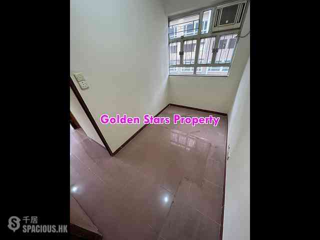 Sai Ying Pun - Good Times Building 06