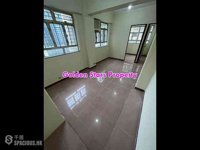 Sai Ying Pun - Good Times Building 01