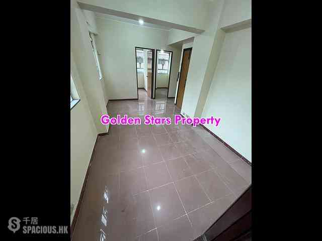Sai Ying Pun - Good Times Building 03