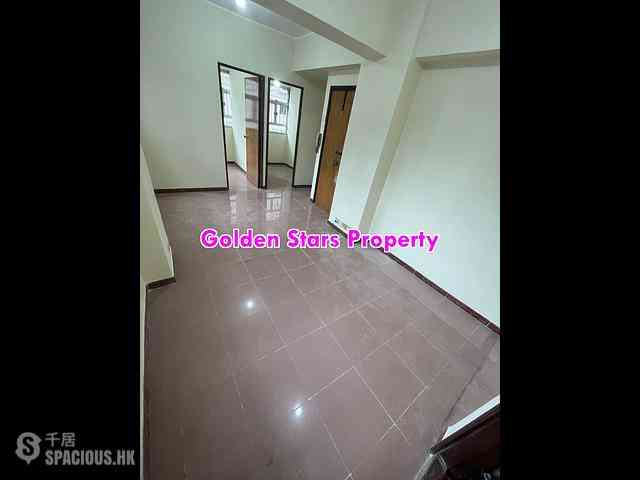 Sai Ying Pun - Good Times Building 04