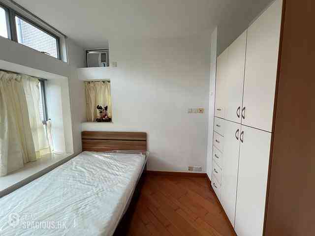 Tung Chung - Coastal Skyline Phase 1 Block 6 04