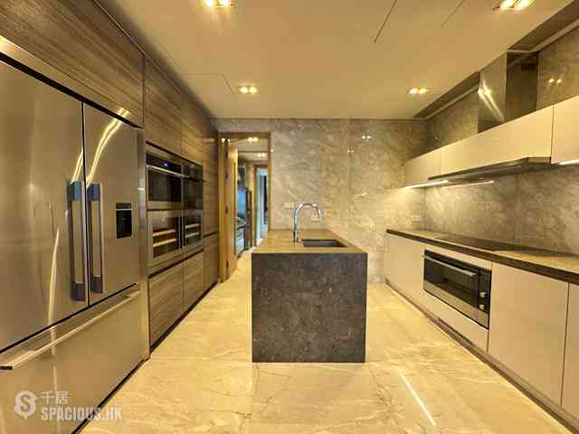 The Peak - 7-15 Mount Kellett Road 03