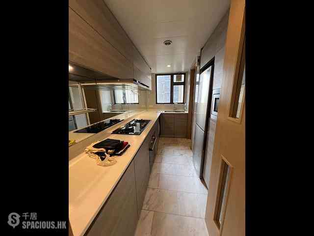 Tung Chung - The Visionary Tower 3 02