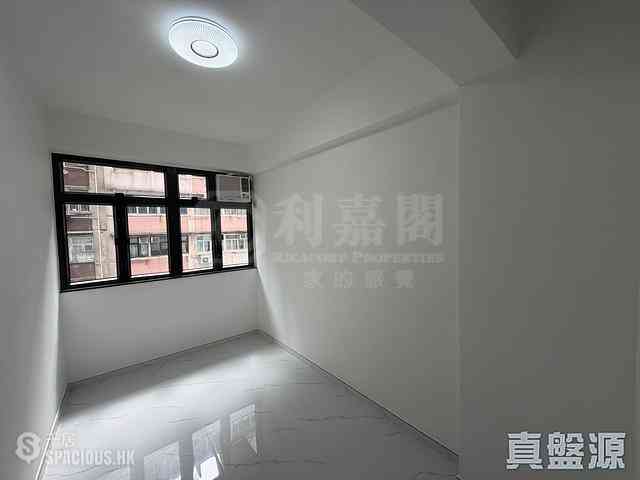 Wan Chai - Golden Jubilee House 07