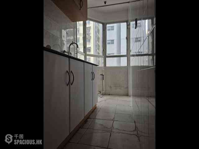 Wan Chai - Fasteem Mansion 06