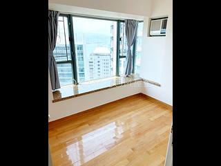 Sheung Wan - Queen's Terrace 06