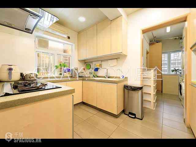 Braemar Hill - Hanking Court 04