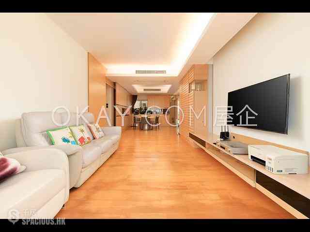 Braemar Hill - Hanking Court 06