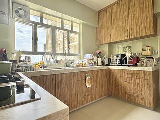 Mid Levels Central - Pearl Gardens 06