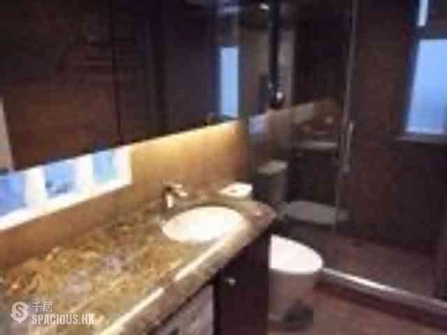 Poho - 170-172, Hollywood Road 07