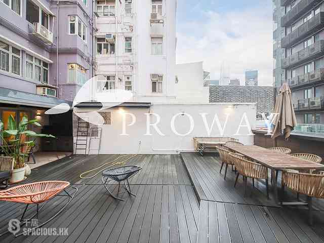 Soho - Sunrise House 01