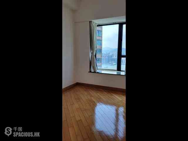 Fortress Hill - Le Sommet Block 2 01