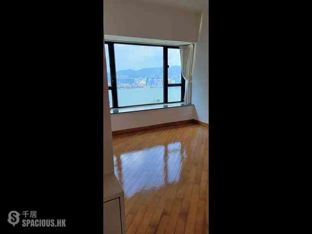 Fortress Hill - Le Sommet Block 2 02
