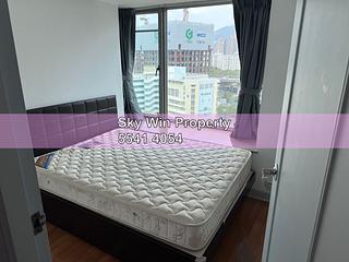 Tai Kok Tsui - Hampton Place Tower 3 04