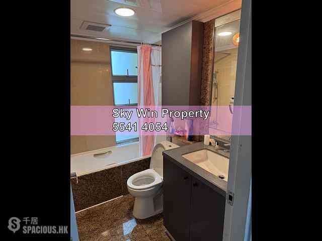 Tai Kok Tsui - Hampton Place Tower 3 07