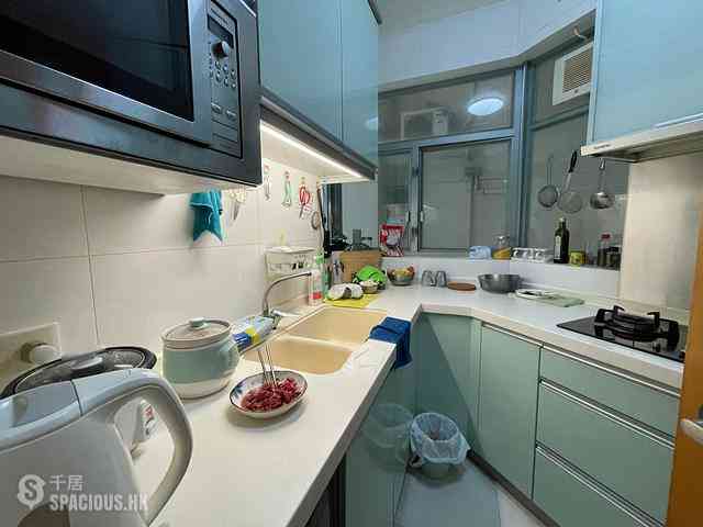 Tung Chung - Coastal Skyline Phase 3 La Rossa 10