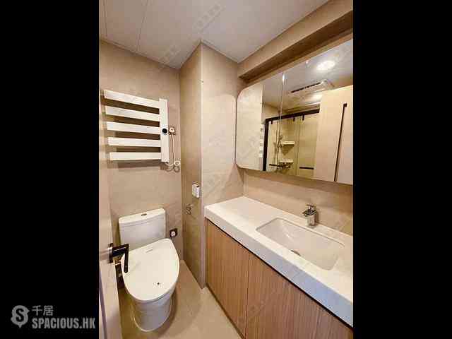 Tai Kok Tsui - Hampton Place Tower 3 06