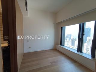 Mid Levels Central - Gramercy 11