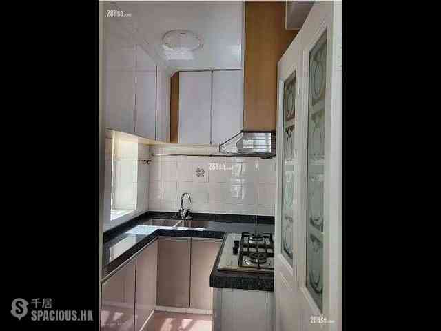 Quarry Bay - Nan Fung Sun Chuen Block 7 01