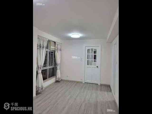 Quarry Bay - Nan Fung Sun Chuen Block 7 03
