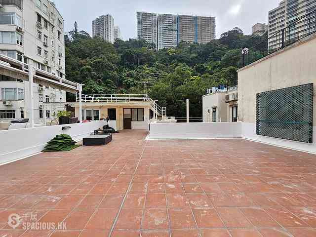 Happy Valley - 27-29, Village Terrace 01