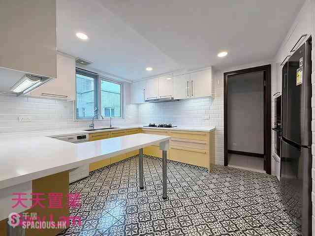 Clear Water Bay - Hillview Court 18