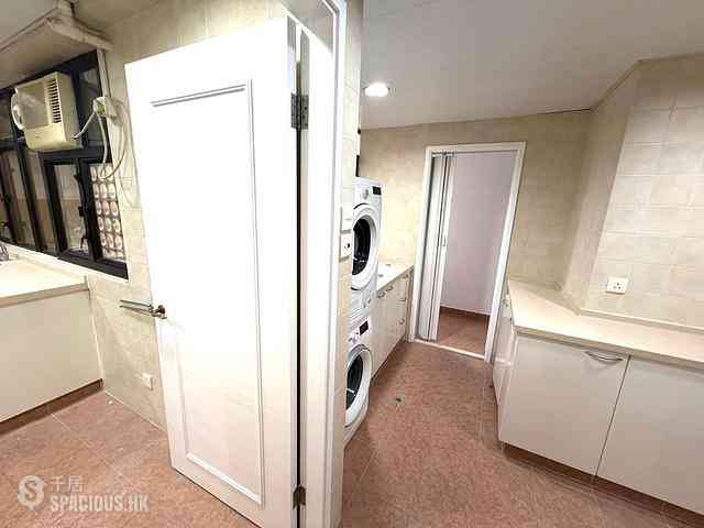 Causeway Bay - Fontana Gardens Block 22-25 06