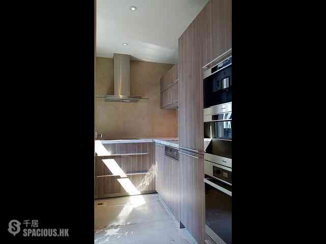 Mid Levels Central - Gramercy 04