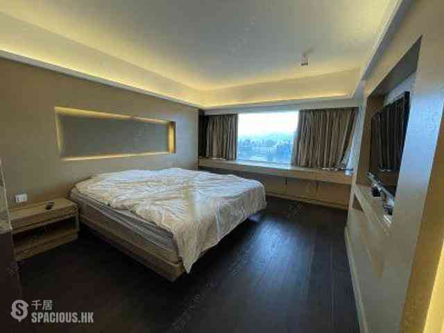 Braemar Hill - Sky Scraper 13