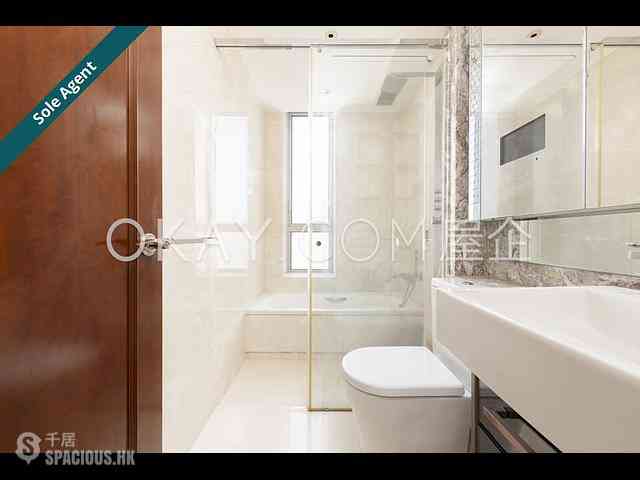 Wan Chai - The Avenue Phase 2 08
