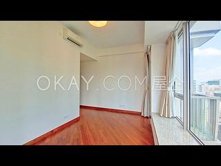 Wan Chai - The Avenue Phase 2 Block 2 05