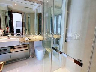 Wan Chai - The Avenue Phase 2 Block 2 05