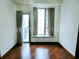 Wan Chai - The Avenue Phase 2 Block 2 06