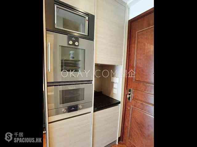 Wan Chai - The Avenue Phase 2 06