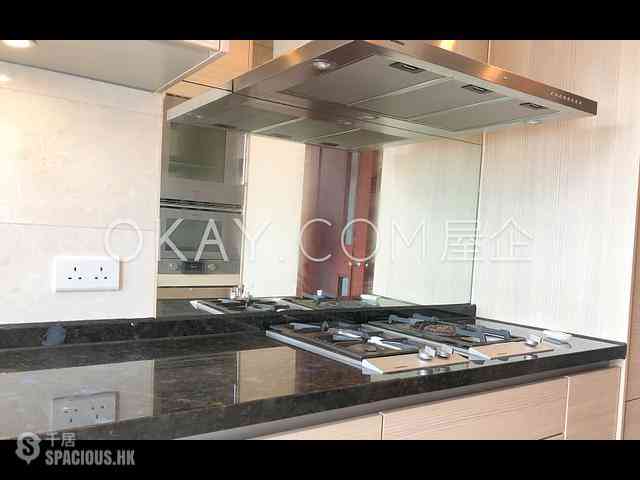Wan Chai - The Avenue Phase 2 07