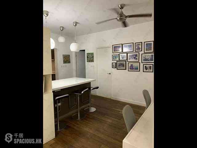 Mid Levels West - Hing Wah Mansions 03