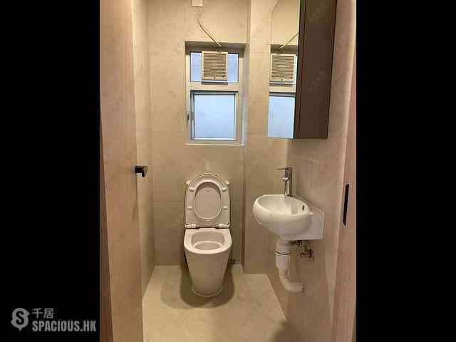 Sai Ying Pun - 1E, High Street 15