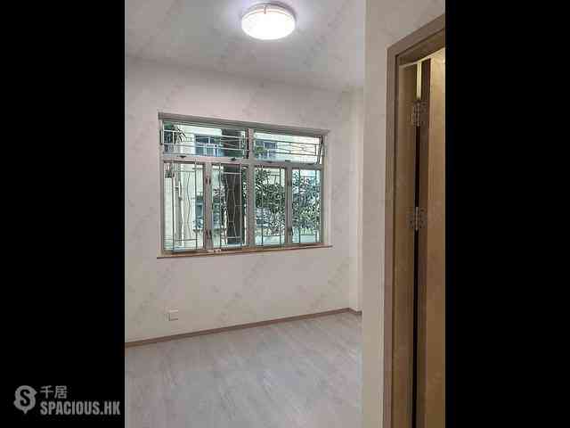 Sai Ying Pun - 1E, High Street 16