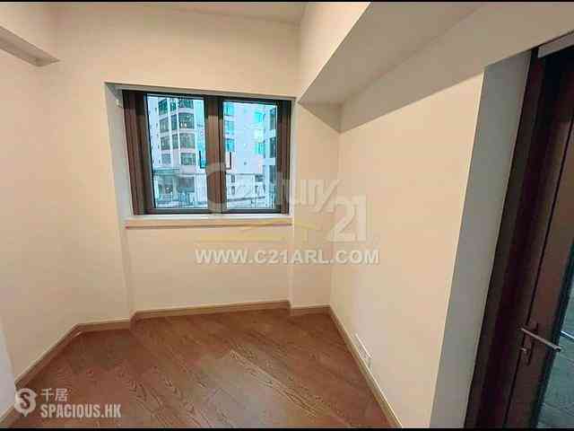 Mid Levels Central - 3, MacDonnell Road 06