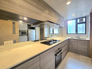 Tung Chung - The Visionary Tower 1 07