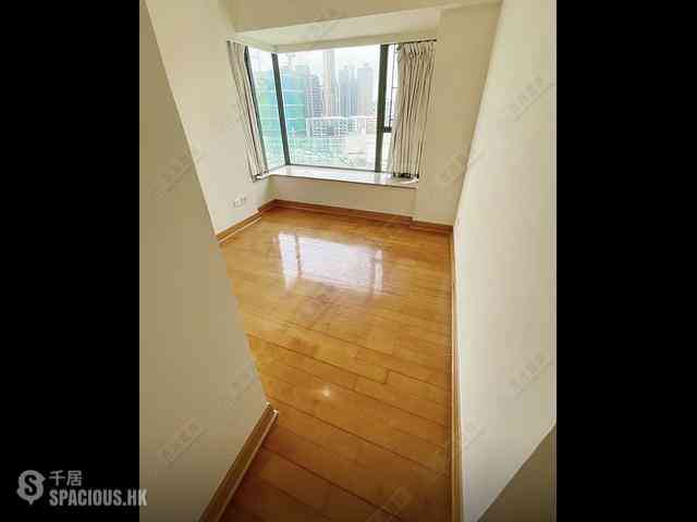 Tai Kok Tsui - Island Harbourview Block 5 02
