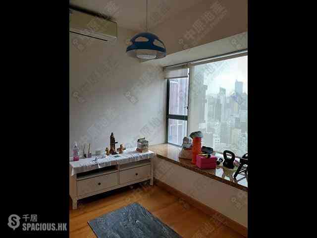 Sheung Wan - Queen's Terrace Block 1 01